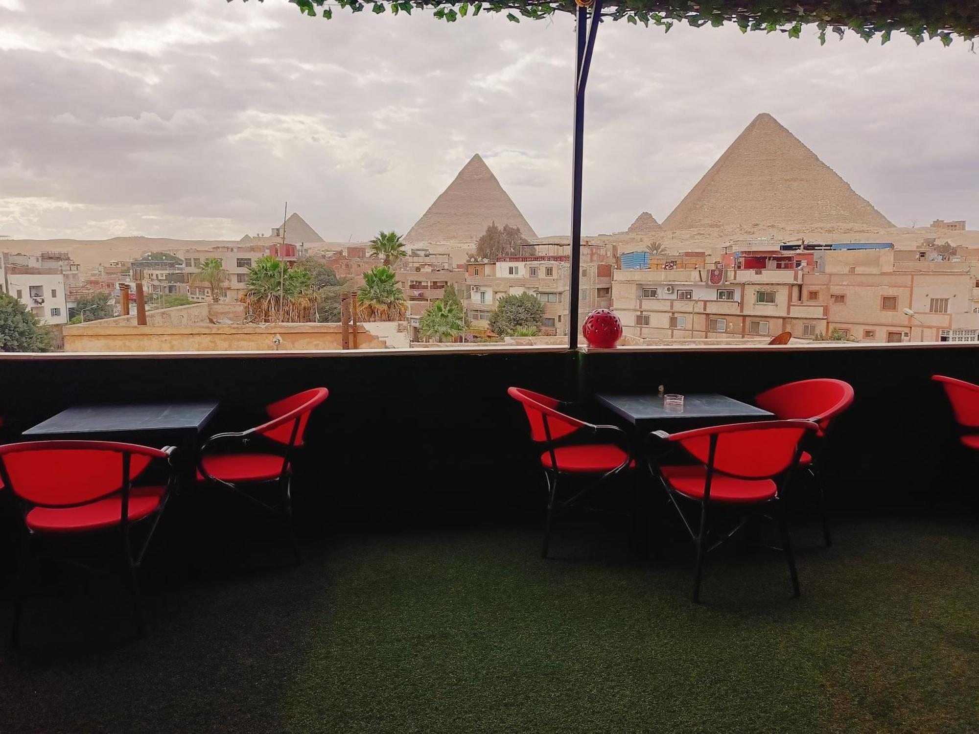 Magic Golden Pyramids View Hotel Kafret el-Gabal Buitenkant foto