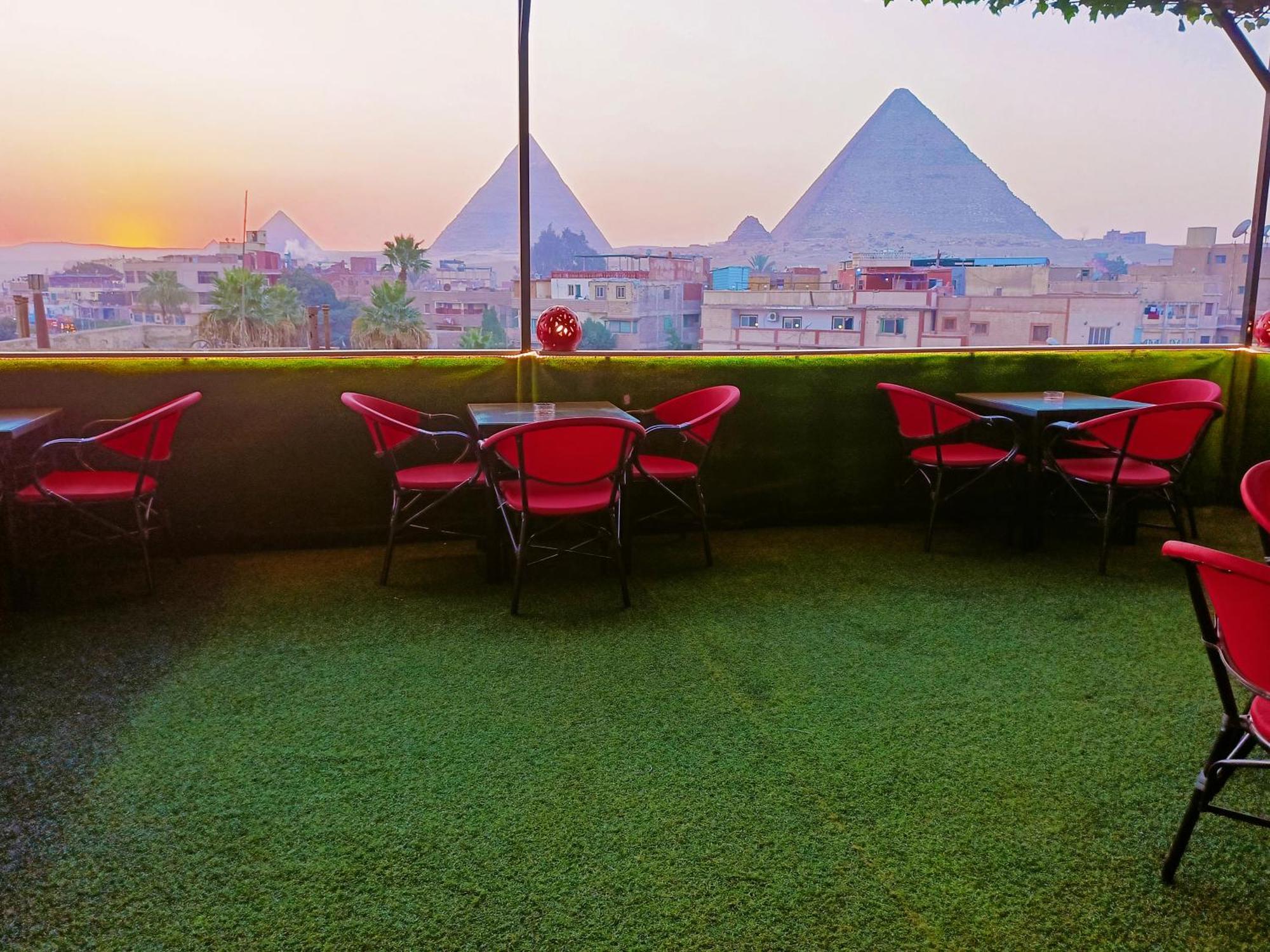 Magic Golden Pyramids View Hotel Kafret el-Gabal Buitenkant foto