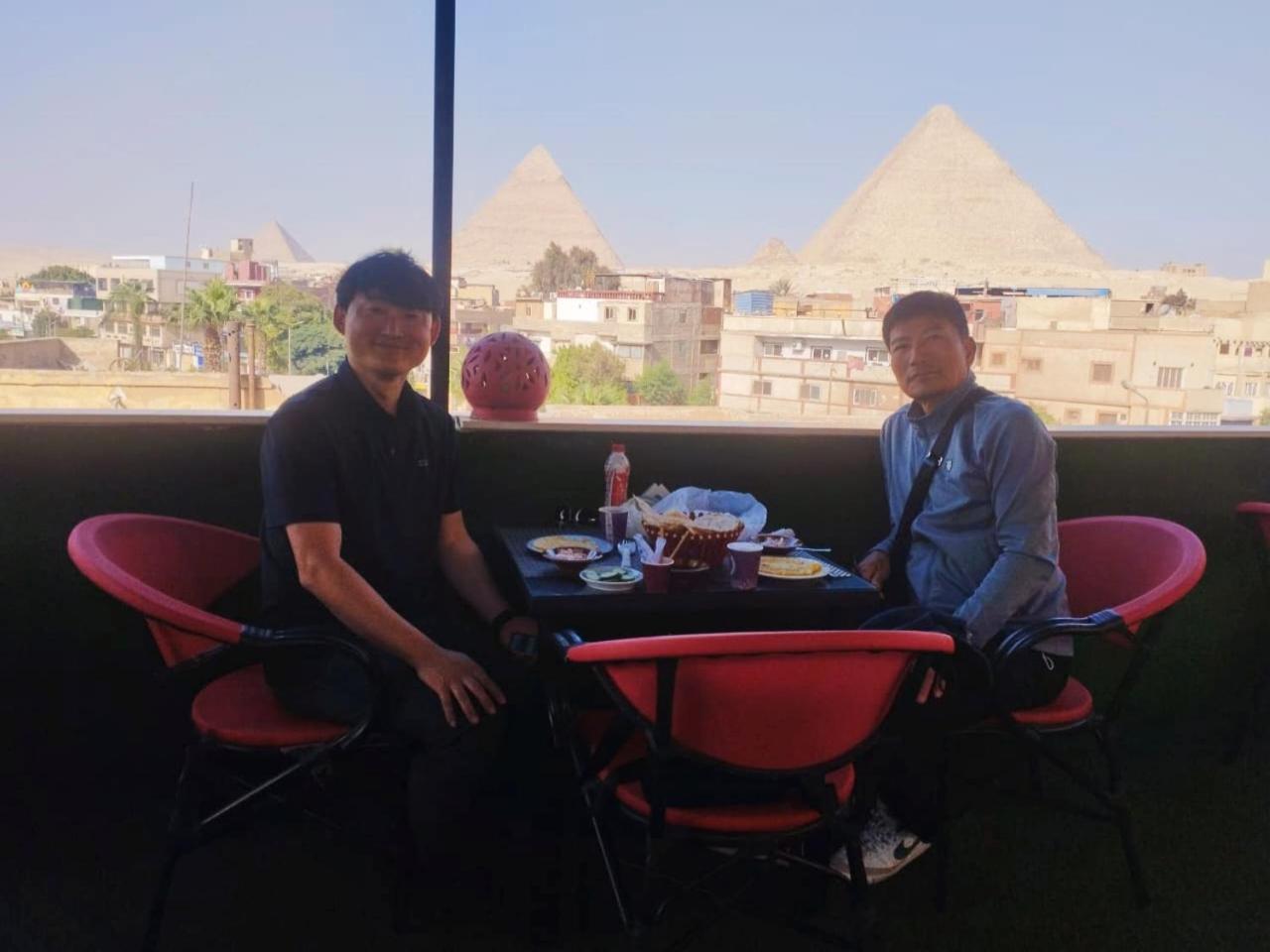 Magic Golden Pyramids View Hotel Kafret el-Gabal Buitenkant foto